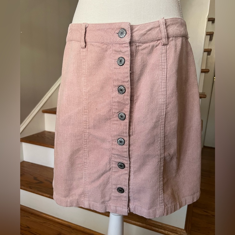☃️ Peach Love pink corduroy mini skirt. Size L